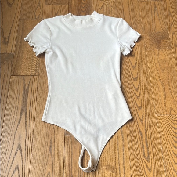 Abercrombie & Fitch White Bodysuit - Picture 5 of 7